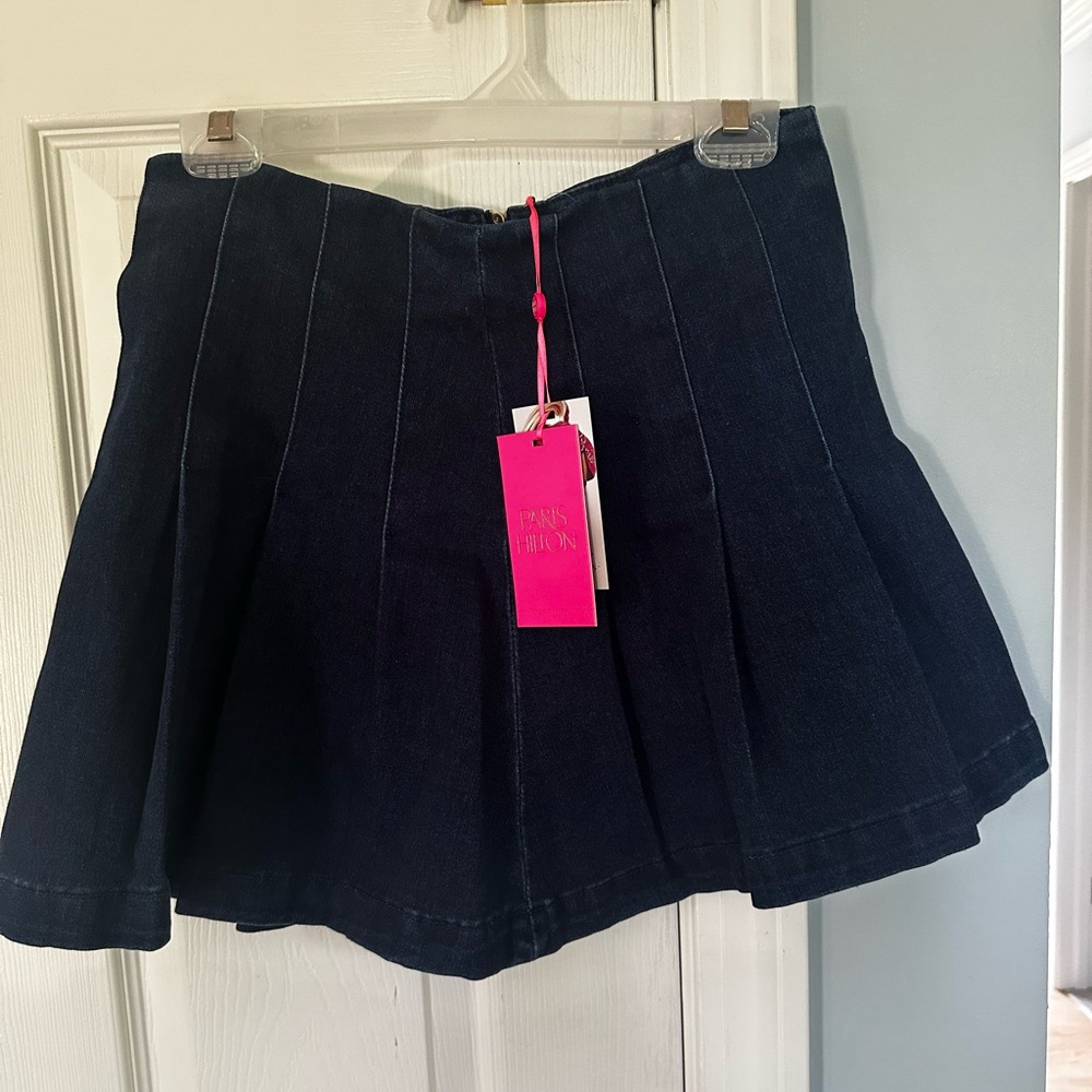 NEW W TAGS Paris Hilton stretch Denim Skirt